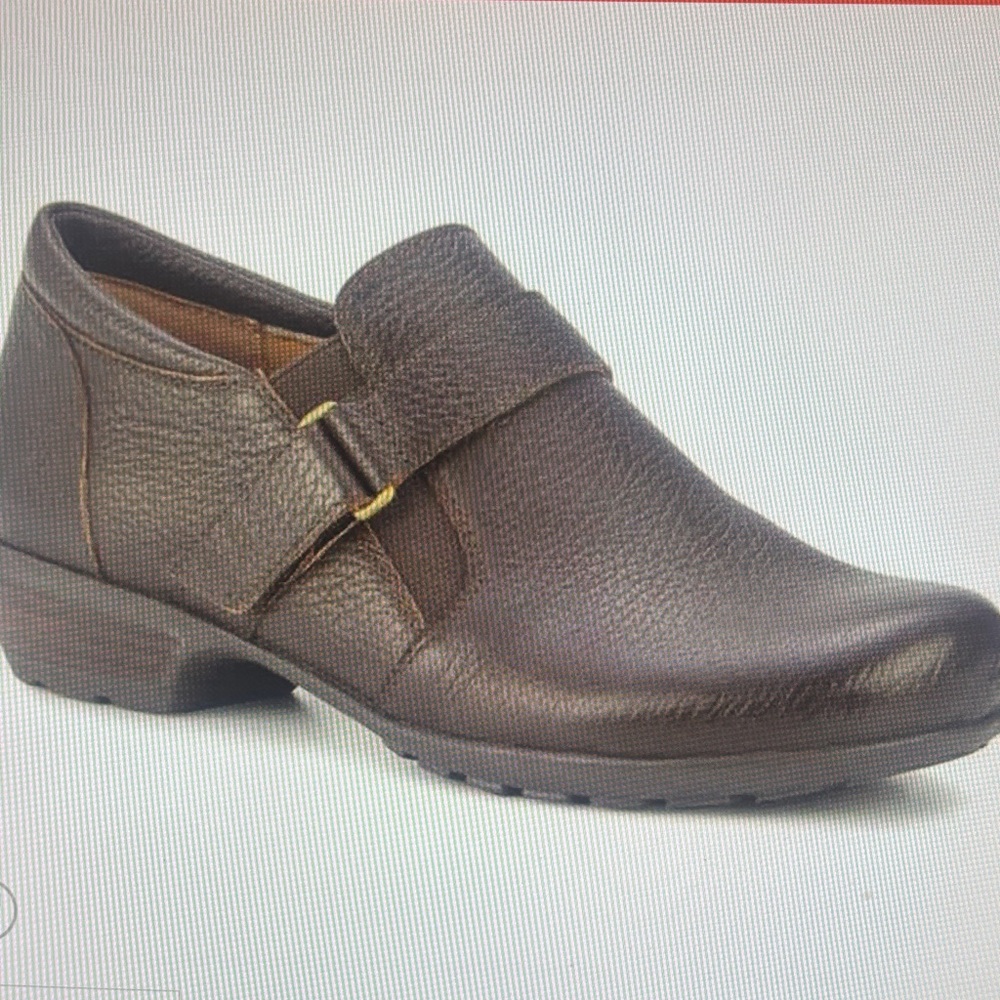 NWB Ros Hommerson Eliot. 6W. Brown